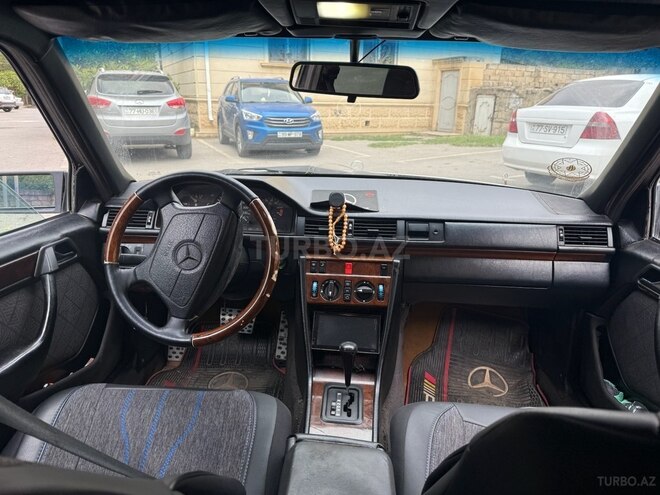 Mercedes E 220 1995, 412,000 km - 2.2 l - Bakı