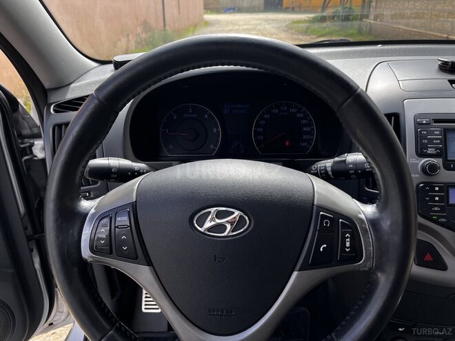 Hyundai i30 2010, 387,000 km - 1.6 л - Bakı