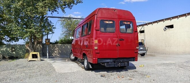 Mercedes 208 D 1993, 200,000 km - 2.3 л - Tərtər