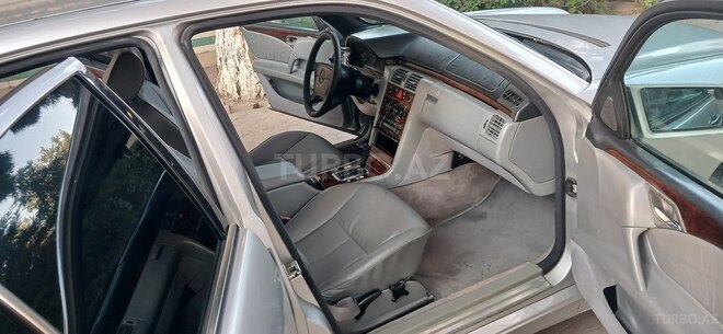 Mercedes E 230 1995, 252,525 km - 2.3 l - Bakı