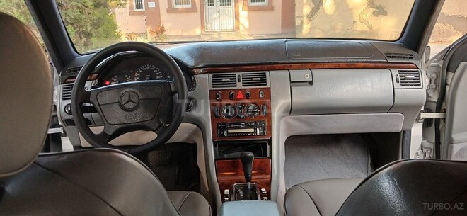 Mercedes E 230 1995, 252,525 km - 2.3 l - Bakı