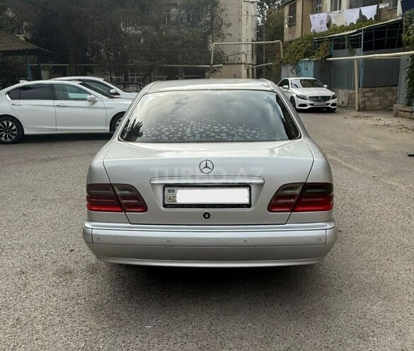 Mercedes E 220 1999, 378,300 km - 2.2 л - Bakı