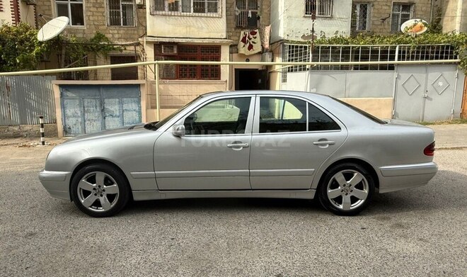 Mercedes E 220 1999, 378,300 km - 2.2 л - Bakı