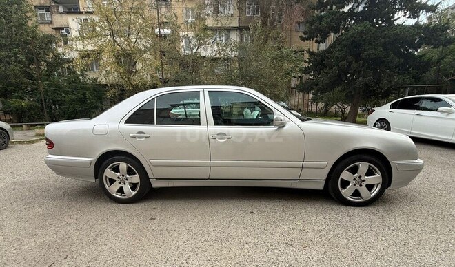 Mercedes E 220 1999, 378,300 km - 2.2 л - Bakı