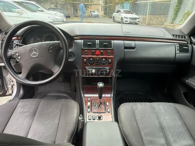 Mercedes E 220 1999, 378,300 km - 2.2 л - Bakı