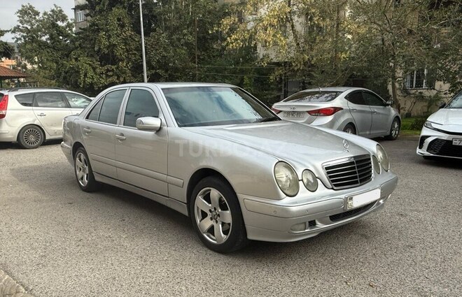 Mercedes E 220 1999, 378,300 km - 2.2 л - Bakı