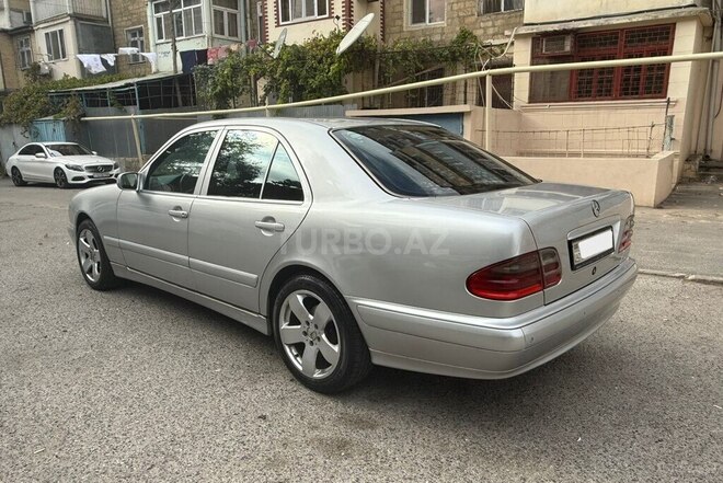 Mercedes E 220 1999, 378,300 km - 2.2 л - Bakı