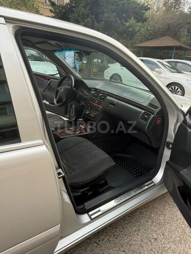 Mercedes E 220 1999, 378,300 km - 2.2 л - Bakı