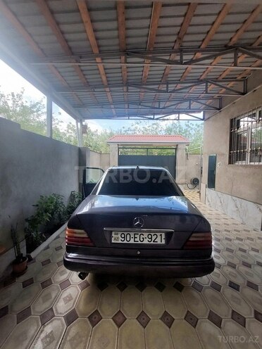 Mercedes 220 E 1995, 585,000 km - 2.2 l - Sumqayıt