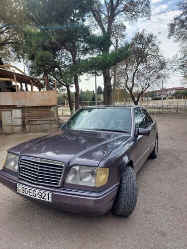 Mercedes 220 E 1995, 585,000 km - 2.2 l - Sumqayıt