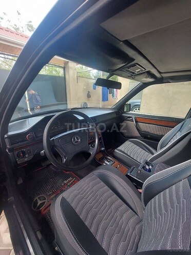 Mercedes 220 E 1995, 585,000 km - 2.2 l - Sumqayıt