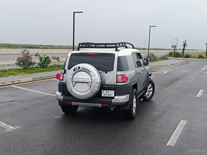 Toyota FJ Cruiser 2010, 277,000 km - 4.0 l - Bakı