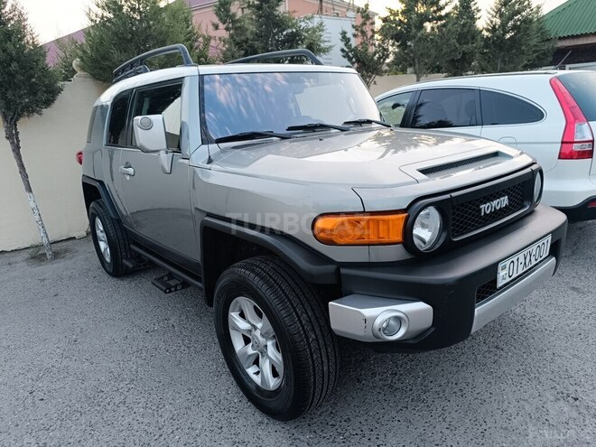 Toyota FJ Cruiser 2010, 277,000 km - 4.0 l - Bakı