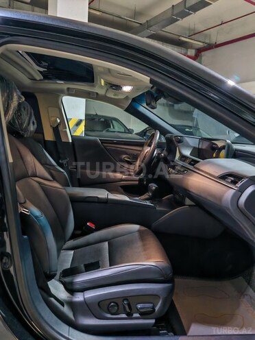 Lexus ES 300h 2021, 56,000 km - 2.5 l - Bakı