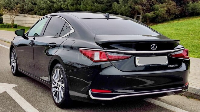 Lexus ES 300h 2021, 56,000 km - 2.5 l - Bakı