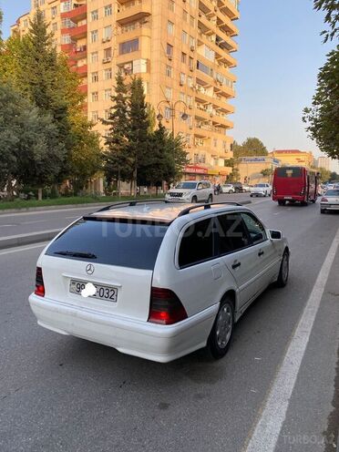Mercedes C 220 2000, 345,678 km - 2.2 л - İmişli