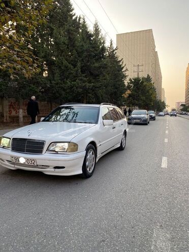Mercedes C 220 2000, 345,678 km - 2.2 л - İmişli