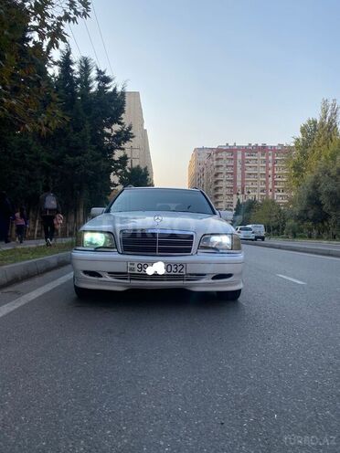 Mercedes C 220 2000, 345,678 km - 2.2 л - İmişli