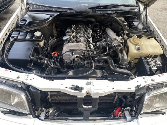 Mercedes C 220 2000, 345,678 km - 2.2 л - İmişli
