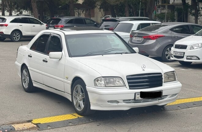 Mercedes C 200 1997, 256,199 km - 2.0 l - Bakı
