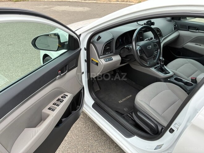 Hyundai Elantra 2016, 163,225 km - 2.0 l - Bakı