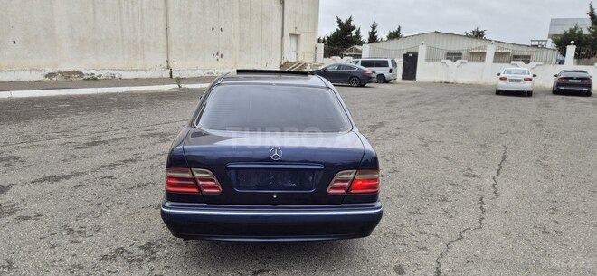 Mercedes E 200 1999, 290,000 km - 2.0 л - Bakı