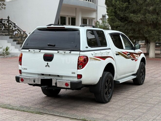 Mitsubishi L200 2015, 163,240 km - 2.5 l - Bakı