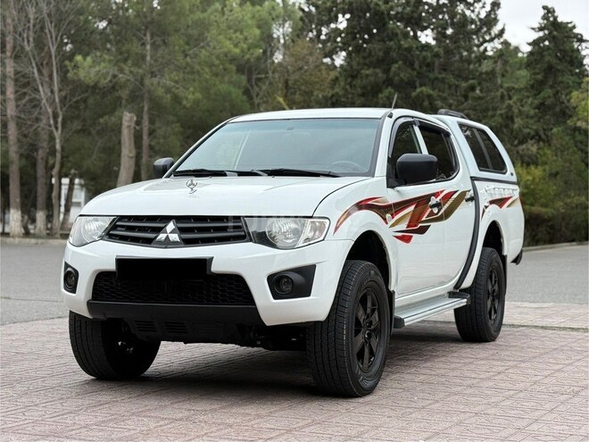 Mitsubishi L200 2015, 163,240 km - 2.5 l - Bakı