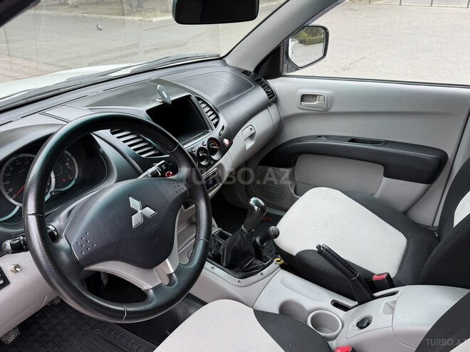 Mitsubishi L200 2015, 163,240 km - 2.5 l - Bakı