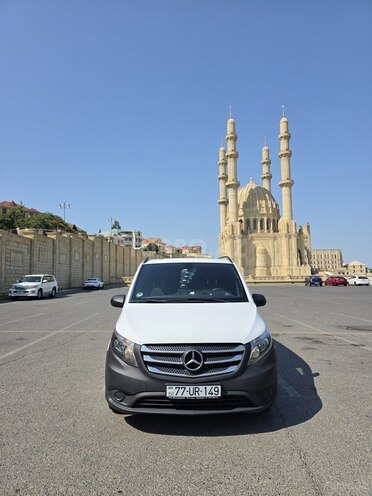 Mercedes  2017, 328,000 km - 2.1 l - Bakı
