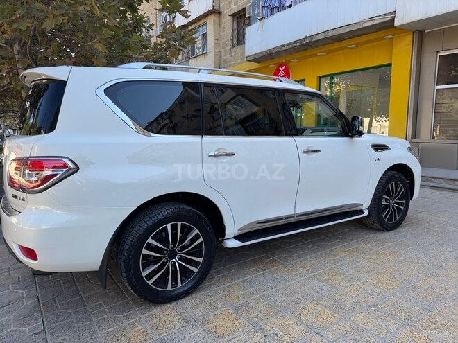 Nissan Patrol 2013, 180,000 km - 5.6 l - Bakı