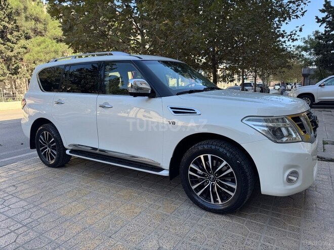 Nissan Patrol 2013, 180,000 km - 5.6 l - Bakı