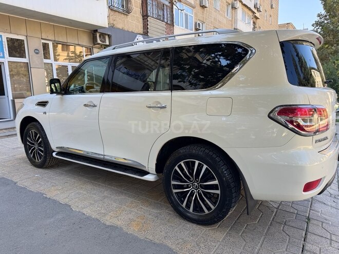 Nissan Patrol 2013, 180,000 km - 5.6 l - Bakı