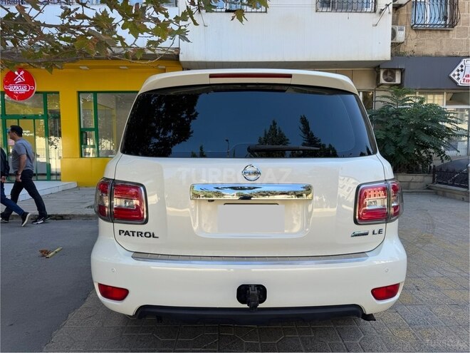 Nissan Patrol 2013, 180,000 km - 5.6 l - Bakı