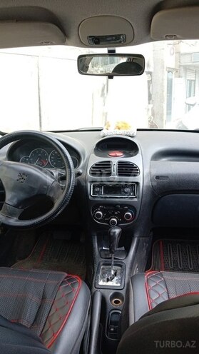 Peugeot 206 2005, 240,000 km - 1.4 l - Bakı