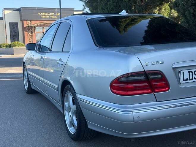 Mercedes E 280 2000, 298,000 km - 2.8 л - Şəmkir