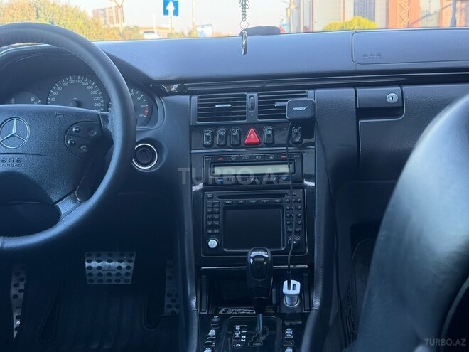 Mercedes E 280 2000, 298,000 km - 2.8 л - Şəmkir
