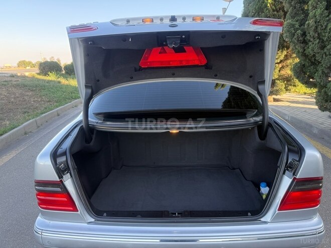 Mercedes E 280 2000, 298,000 km - 2.8 л - Şəmkir