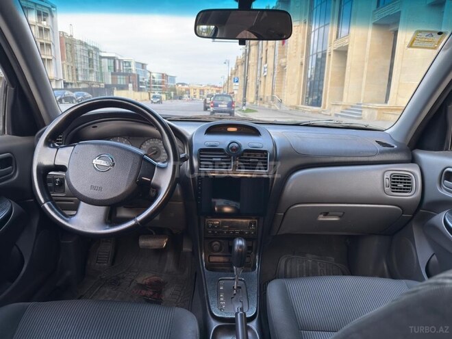 Nissan Sunny 2010, 370,000 km - 1.6 l - Bakı