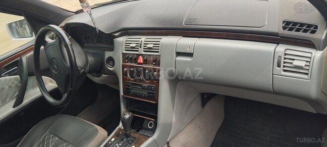 Mercedes E 320 1996, 372,000 km - 3.2 l - Bakı