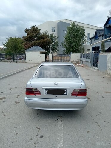 Mercedes E 270 1999, 350,000 km - 2.7 л - Xırdalan