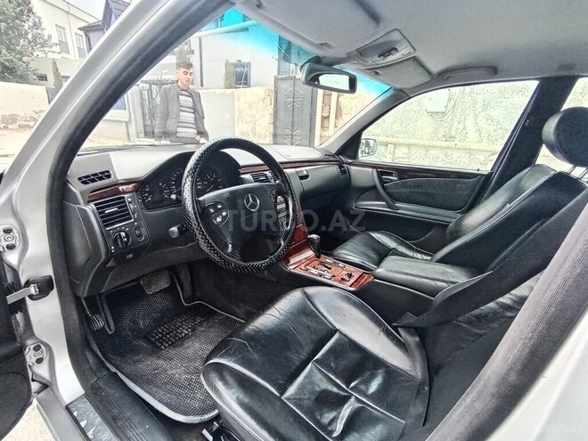 Mercedes E 270 1999, 350,000 km - 2.7 л - Xırdalan