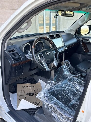 Toyota Land Cruiser Prado 2010, 166,000 km - 2.7 л - Biləsuvar