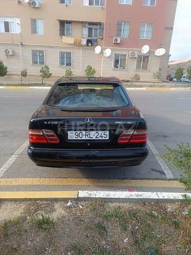 Mercedes E 280 2001, 306,800 km - 2.8 l - Bakı