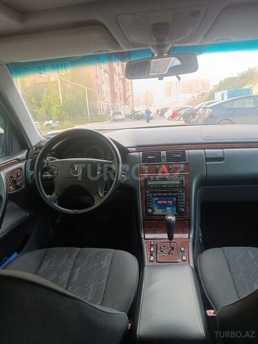 Mercedes E 280 2001, 306,800 km - 2.8 l - Bakı
