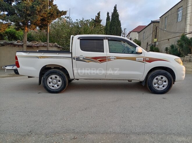 Toyota Hilux-3