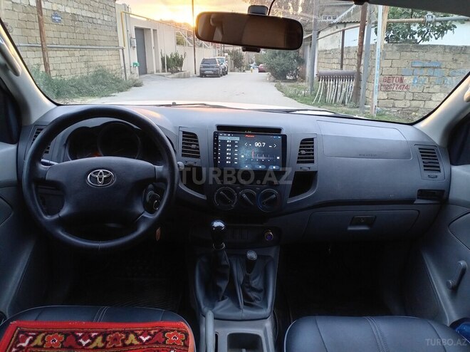 Toyota Hilux-5
