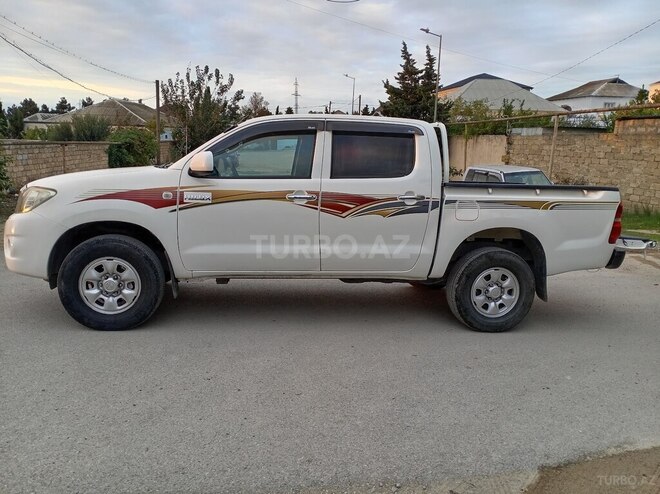 Toyota Hilux-4