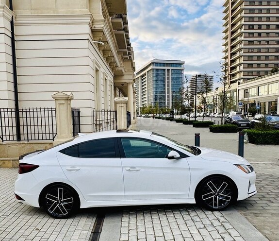 Hyundai Elantra 2018, 165,762 km - 1.6 l - Bakı