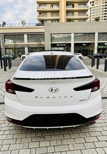 Hyundai Elantra 2018, 165,762 km - 1.6 l - Bakı